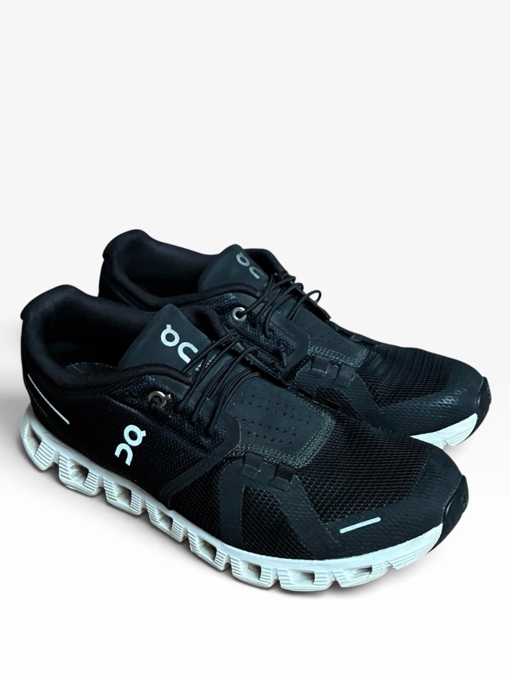 On Cloud 5 Black White Athletic Running Walking Shoes Sneakers Womens Size 8